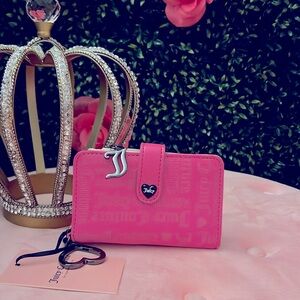 🩷🍒Juicy couture material girl wallet